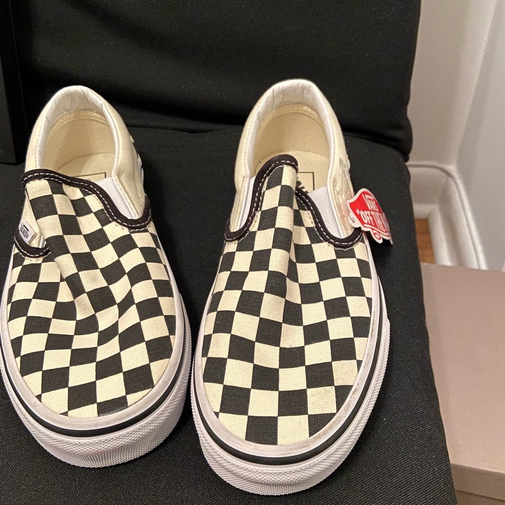 NEW Vans
